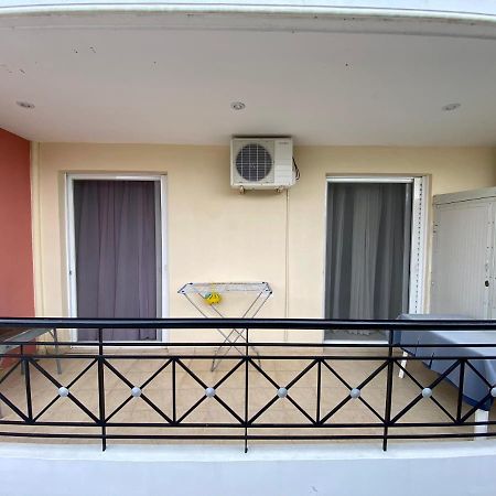 Vivian'S Apartment Халкида Экстерьер фото
