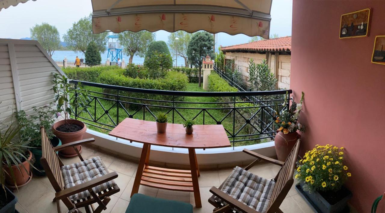 Vivian'S Apartment Халкида Экстерьер фото