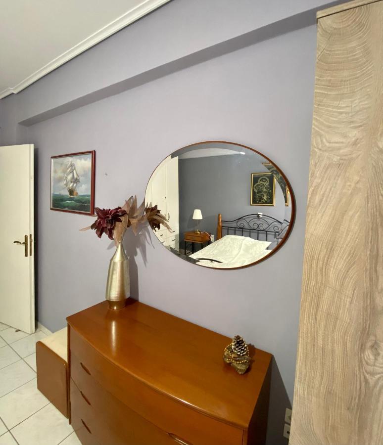 Vivian'S Apartment Халкида Экстерьер фото